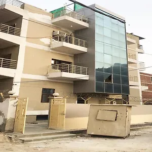 Hotel Oyo The Nest - Knowledge Park Near Pvr Ansal Plaza Greater Noida